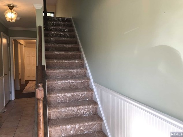 56 Beacon Hill Rd, West Milford Lakes, NJ 07480