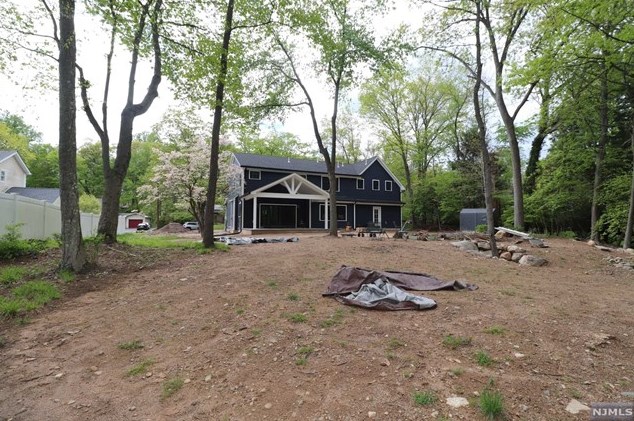 687 Burke St, Township Of Washington NJ  07676-3831 exterior