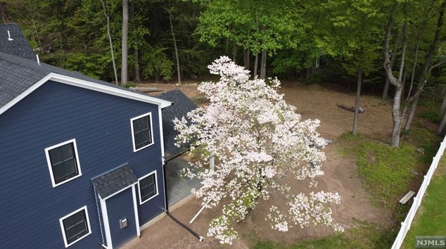 687 Burke St, Township Of Washington NJ  07676-3831 exterior