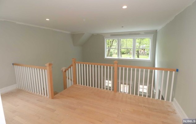 687 Burke St, Township Of Washington NJ  07676-3831 exterior