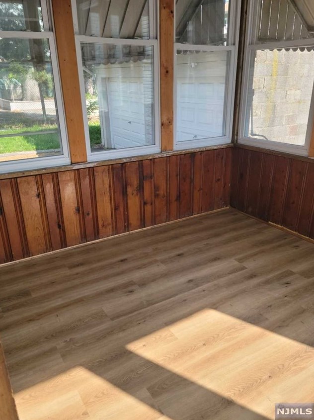 291 Pomona Ave, Newark NJ  07112-1438 exterior