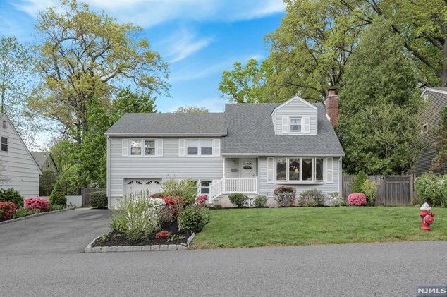 166 Vivian Ave, Emerson, NJ 07630