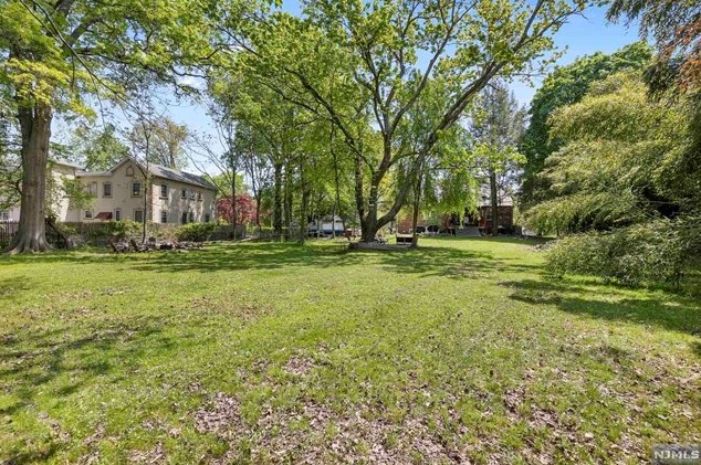 375 Livingston St, Norwood, NJ 07648
