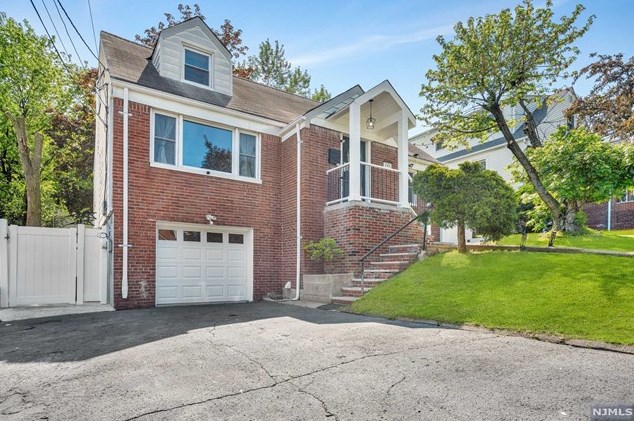 245 Standish Ave, Hackensack, NJ 07601-1714