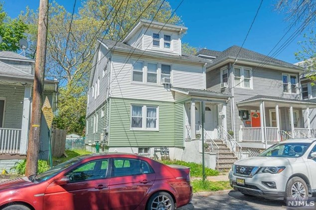 14 Walnut St, Bloomfield, NJ 07003