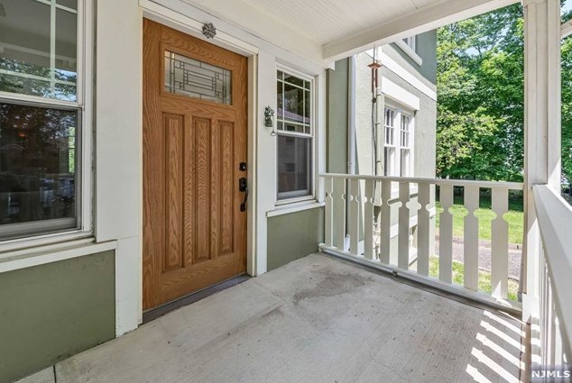 70 Riverdale St, Hillsdale, NJ 07642-1808