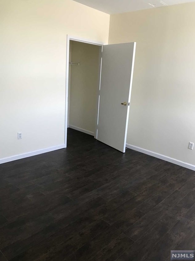 40 Washington Ave #b9, Dumont, NJ 07628