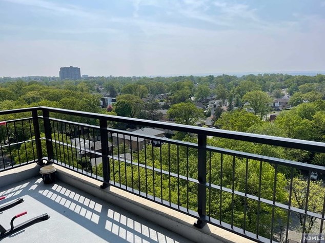 1 Horizon Rd #1203, West Fort Lee, NJ 07024