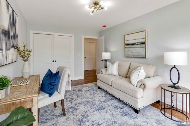 11 Macarthur Dr, Saddle Brook NJ  07663-4705 exterior