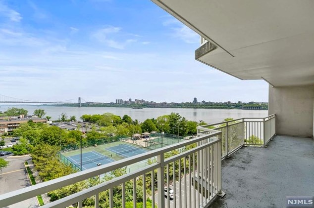 1055 River Rd #809, Edgewater, NJ 07020