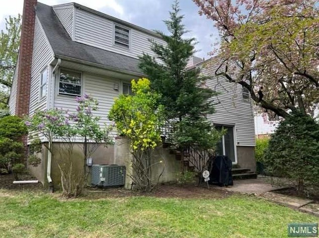914 Ridgeway St, Teaneck, NJ 07666