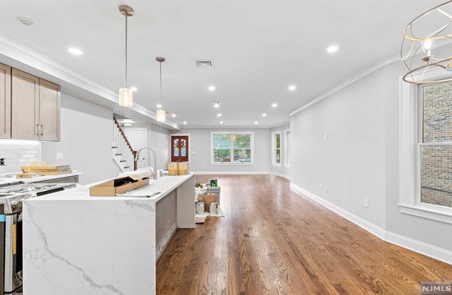 321 Tontine Ave, Lyndhurst NJ  07071-1853 exterior