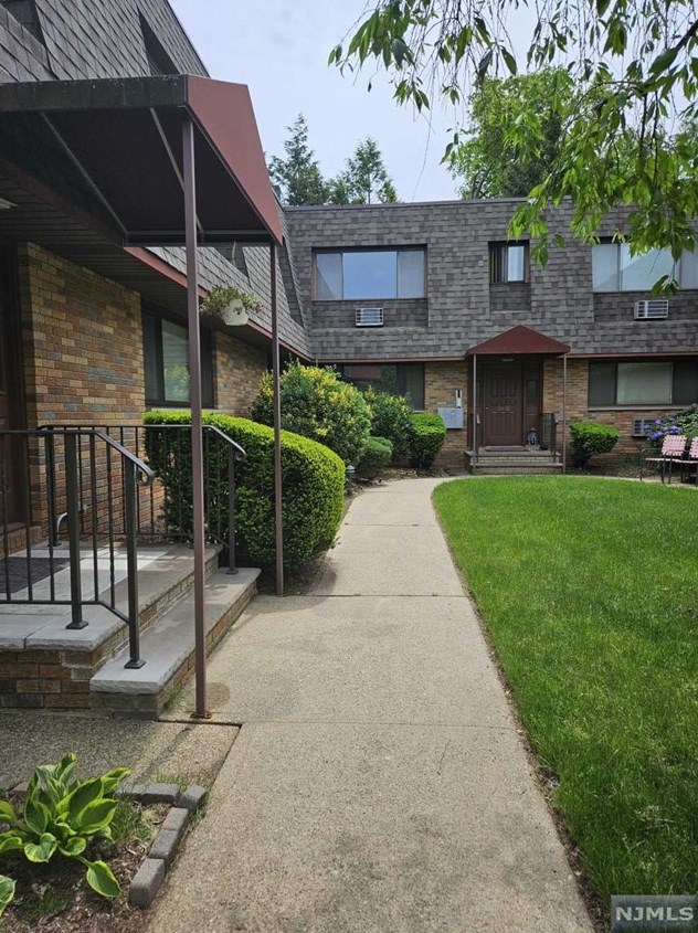 162 Diamond Bridge Ave #11, Paterson, NJ