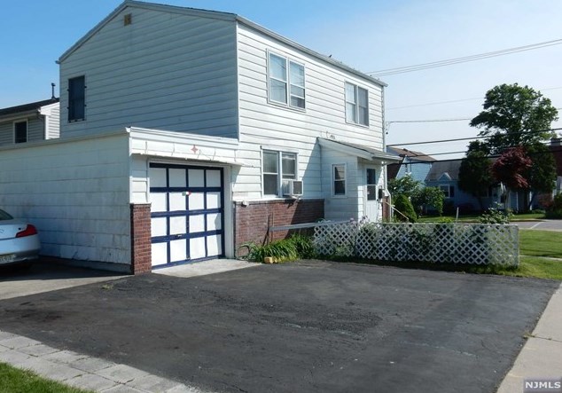 251 Church St, Lodi, NJ 07644