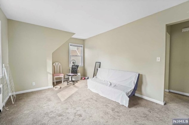 1010 Ponsi St, West Fort Lee NJ 07024-2524 exterior