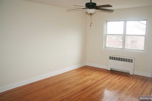 1487 E Terrace Cir #6, Teaneck, NJ 07666