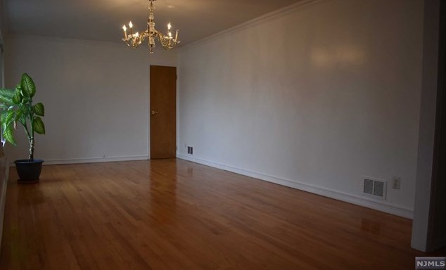716 Kingston Ave, Kenilworth, NJ 07033
