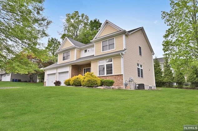 164 Grace Ave, Westwood, NJ 07675