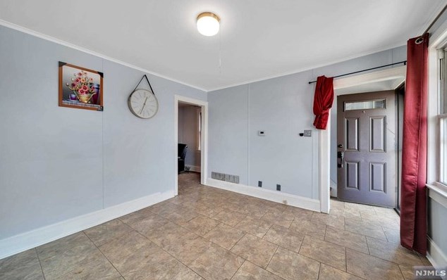 550 Spring St, Elizabeth, NJ 07201-2063