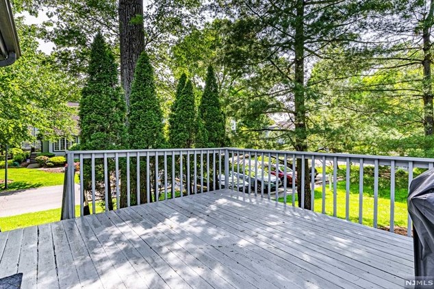 68 Easedale Rd, Wayne NJ  07470-2486 exterior