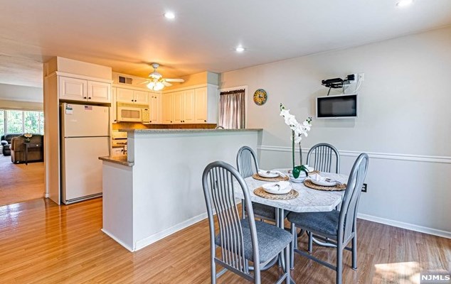 68 Easedale Rd, Wayne NJ  07470-2486 exterior