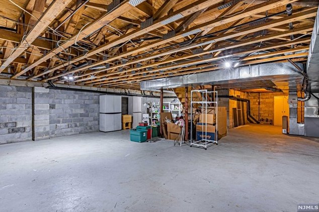 68 Easedale Rd, Wayne NJ  07470-2486 exterior