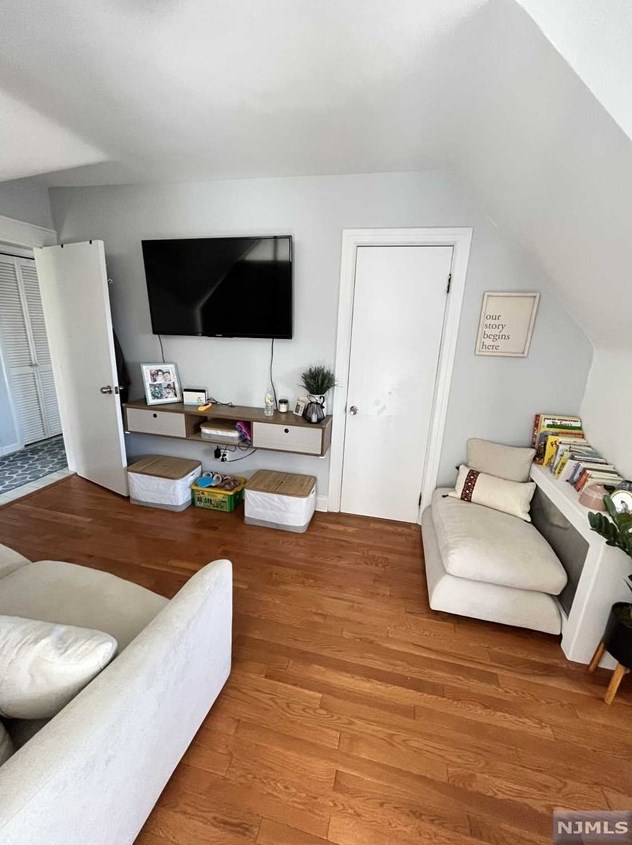 94 Liberty St, Lodi, NJ 07644