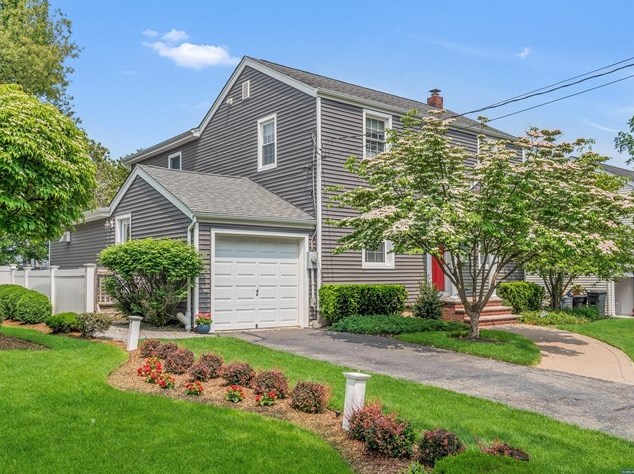 216 Manchester Rd, River Edge, NJ 07661