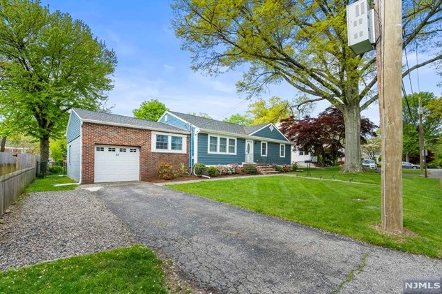 85 Laurel Ave, Dumont, NJ 07628