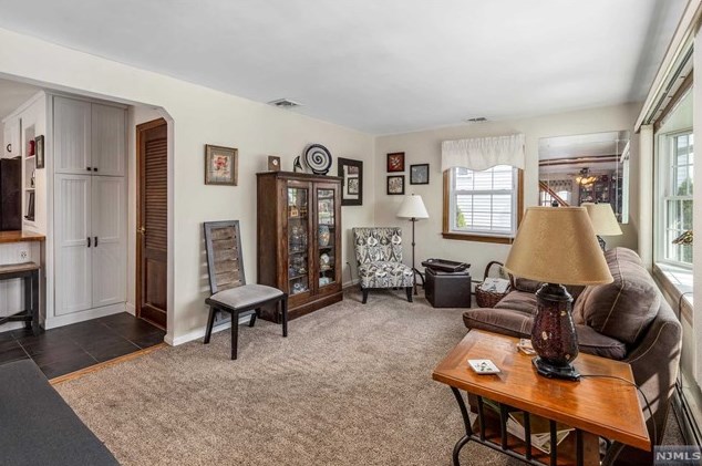 48 Allan Dr, North Arlington, NJ 07031