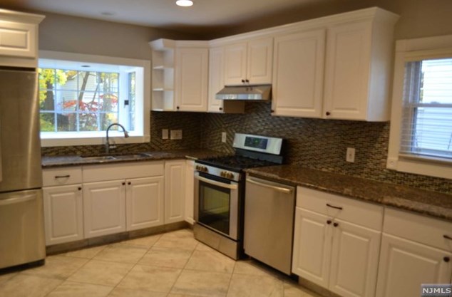 215 Woodside Ave #1, Ridgewood, NJ 07450