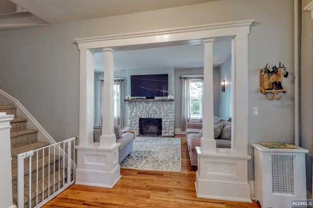 71 Parkview Dr, Hillsdale NJ  07642-1402 exterior