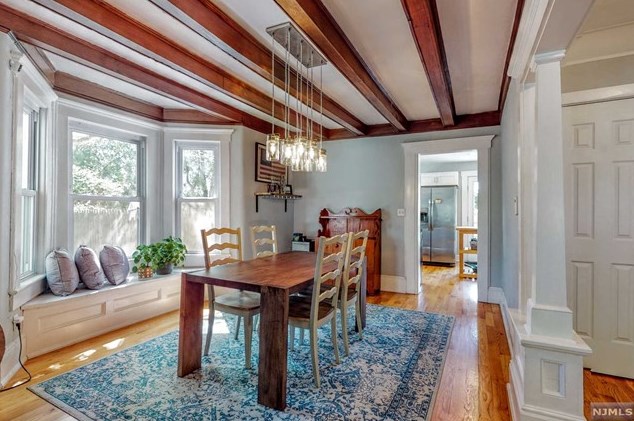 71 Parkview Dr, Hillsdale NJ  07642-1402 exterior