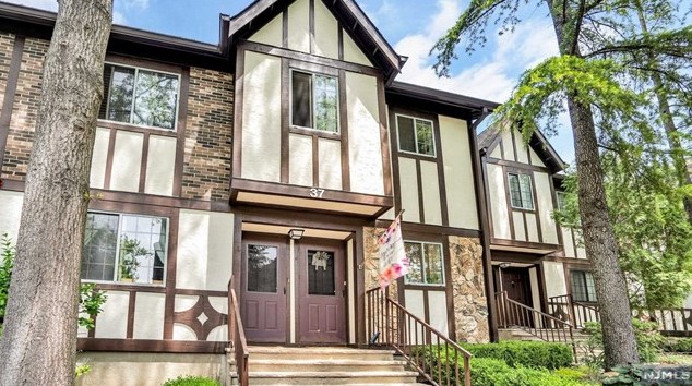 3708 Mark Twain Way, Mahwah, NJ 07430