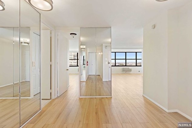 7004 Boulevard E #31h, West New York, NJ 07093