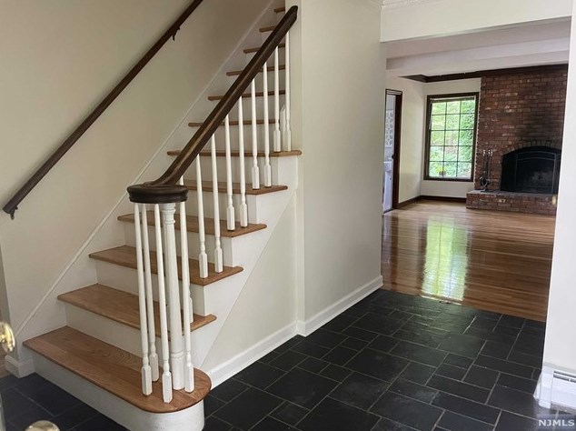 366 Valley View Ave, Paramus, NJ 07652
