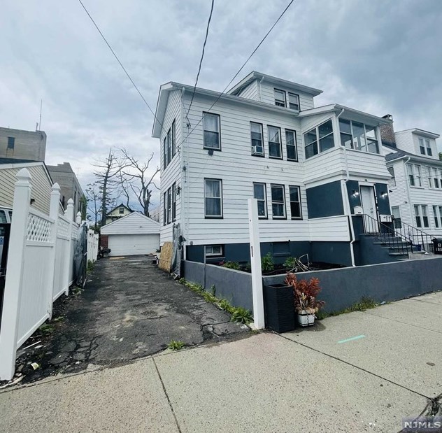 195-197 Brookdale Ave, Newark, NJ 07106