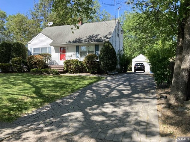 671 Delaware Ave, Ridgewood, NJ 07450