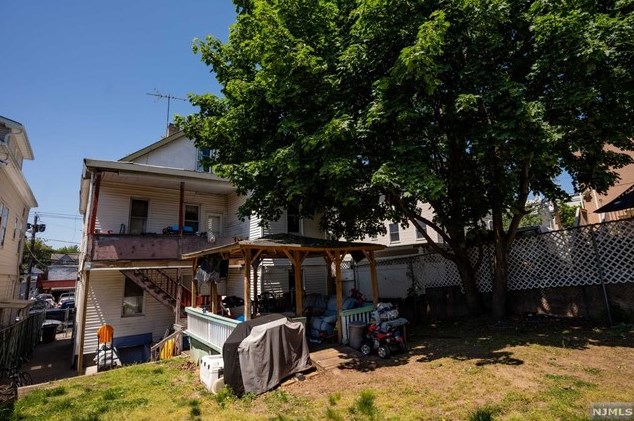 255 16th St, Paterson NJ exterior