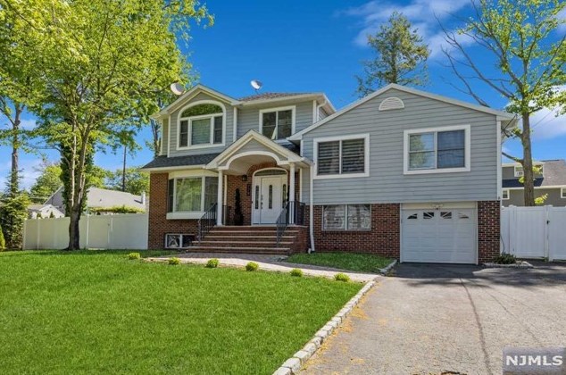 779 Mabie St, N Milford, NJ 07646