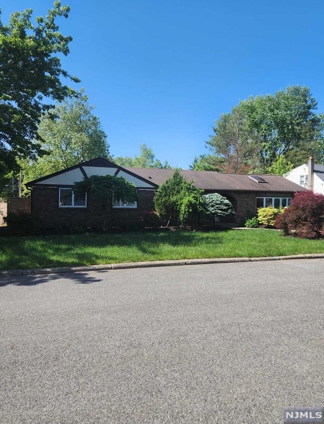 159 Hartland Ave, Emerson, NJ 07630-1315