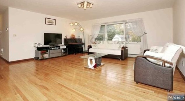 22 W Oakdene Ave #2, Palisades Park, NJ 07650