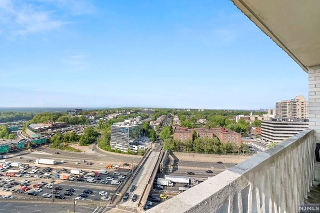 2100 Linwood Ave, West Fort Lee NJ 07024-3101 exterior