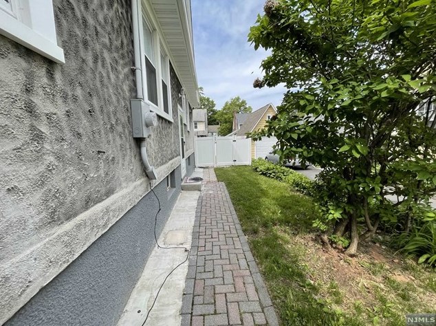 257 Cherry Ln, Teaneck, NJ 07666