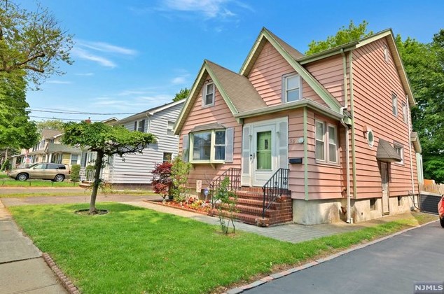 56 Arthur St, Ridgefield Park, NJ 07660
