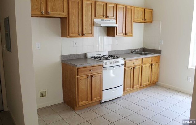 175 Ackerman Ave #4, Clifton, NJ 07011