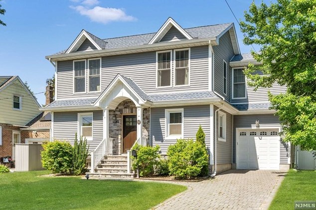 53 Elizabeth St, River Edge, NJ 07661