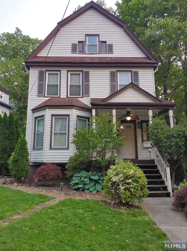 32 Brainard Pl, Ridgewood, NJ 07450