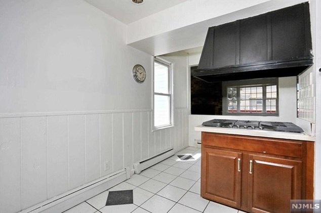 173 Orchard St, Elmwood Park NJ  07407-2213 exterior