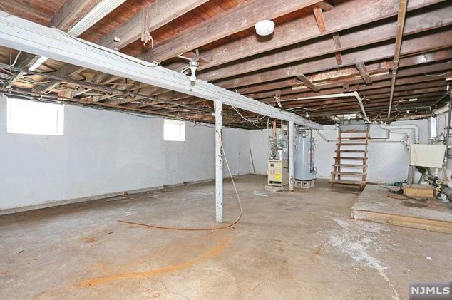 173 Orchard St, Elmwood Park NJ  07407-2213 exterior